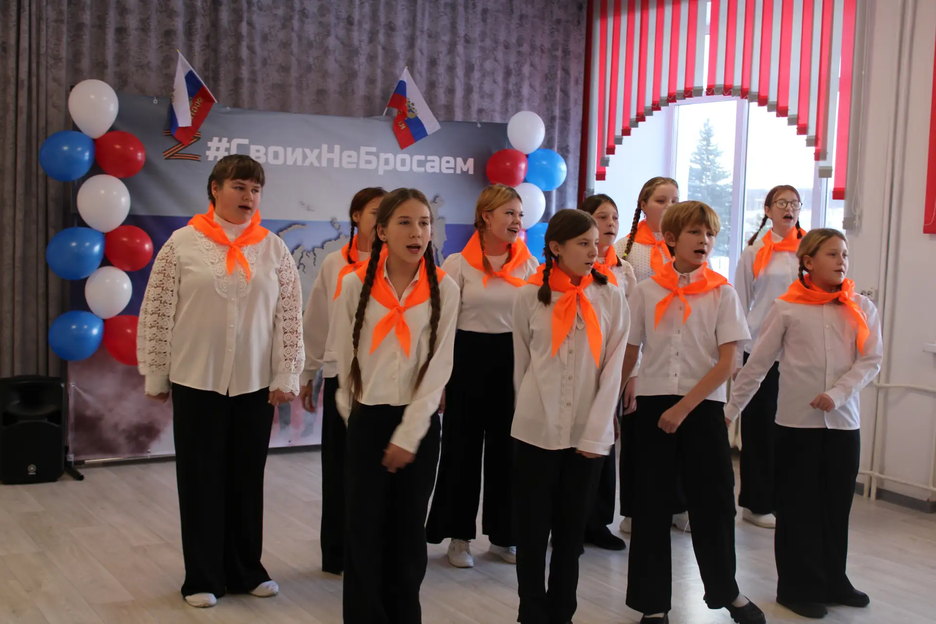Выступление хора &amp;quot;Ноты дружбы&amp;quot; на благотворительном концерте.